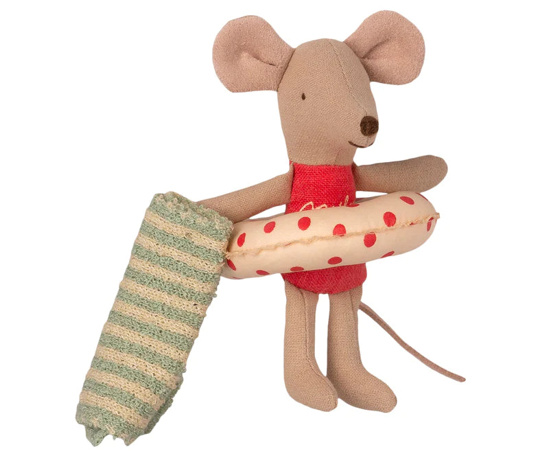 Beach mice, Little sister in Cabin de Plage
