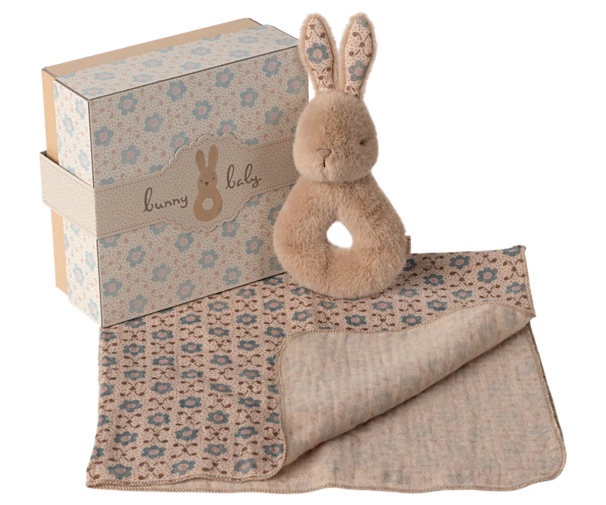 Rabbit rattle set