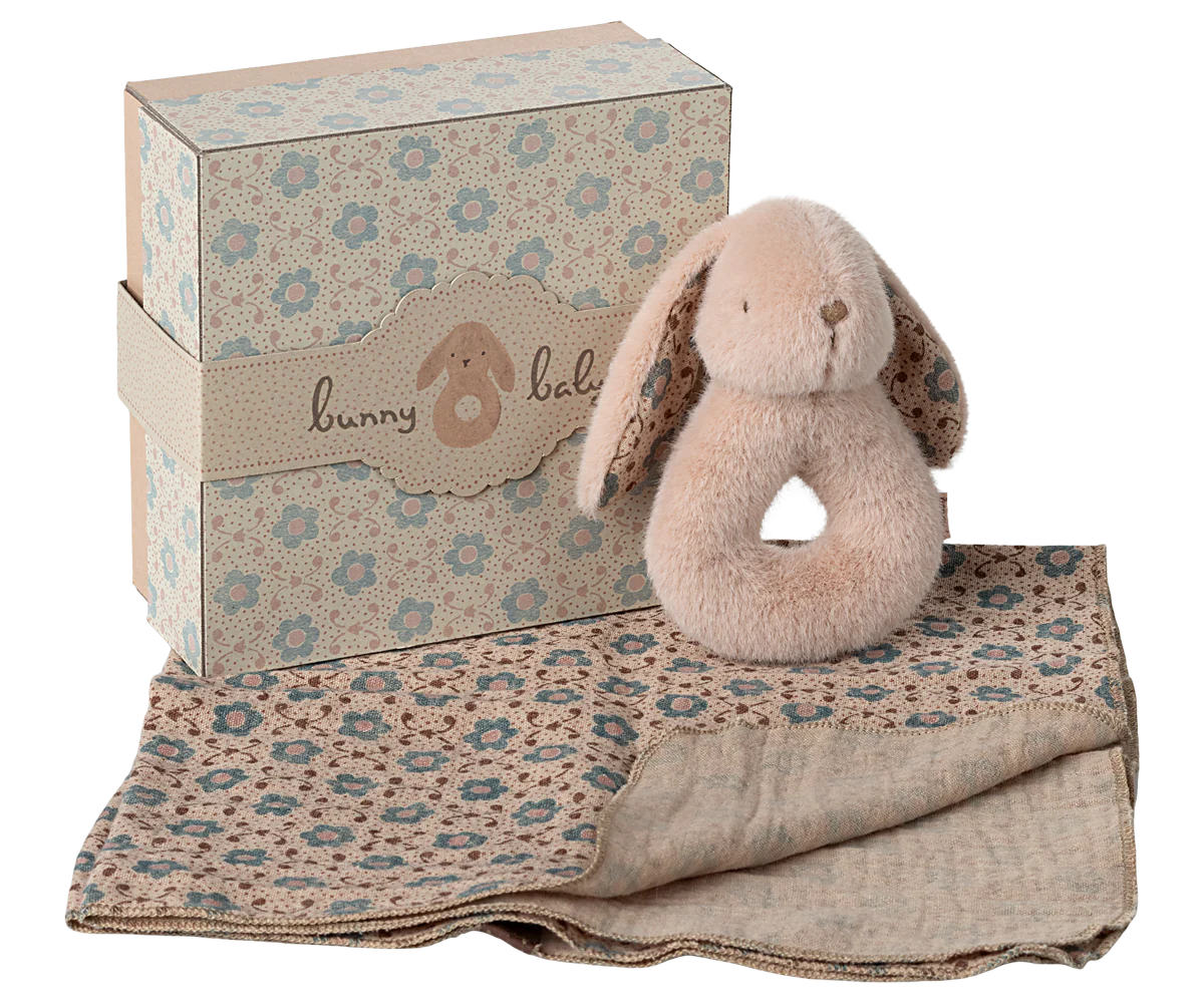Rabbit rattle set