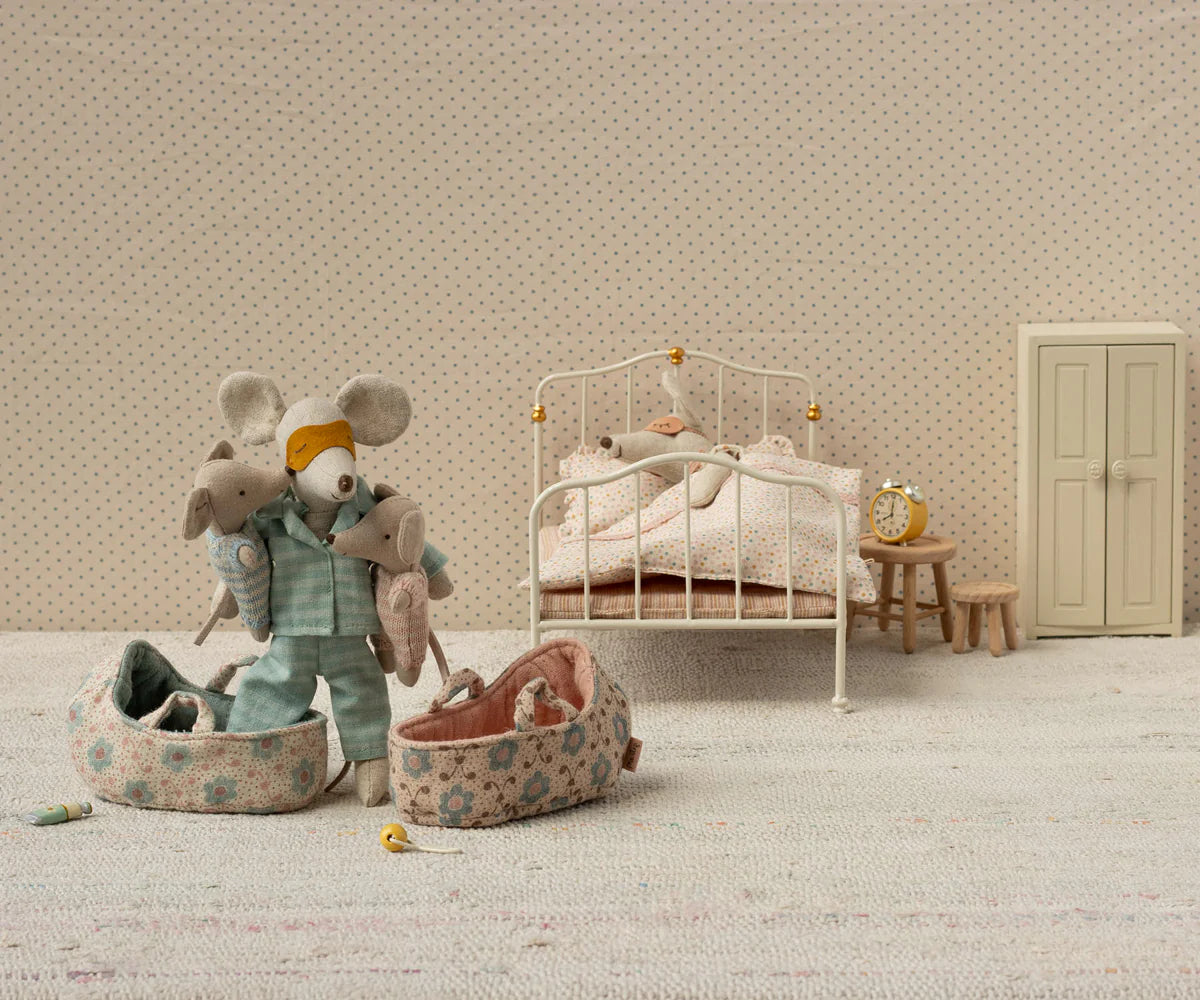 Baby mouse in carry cot - Blue