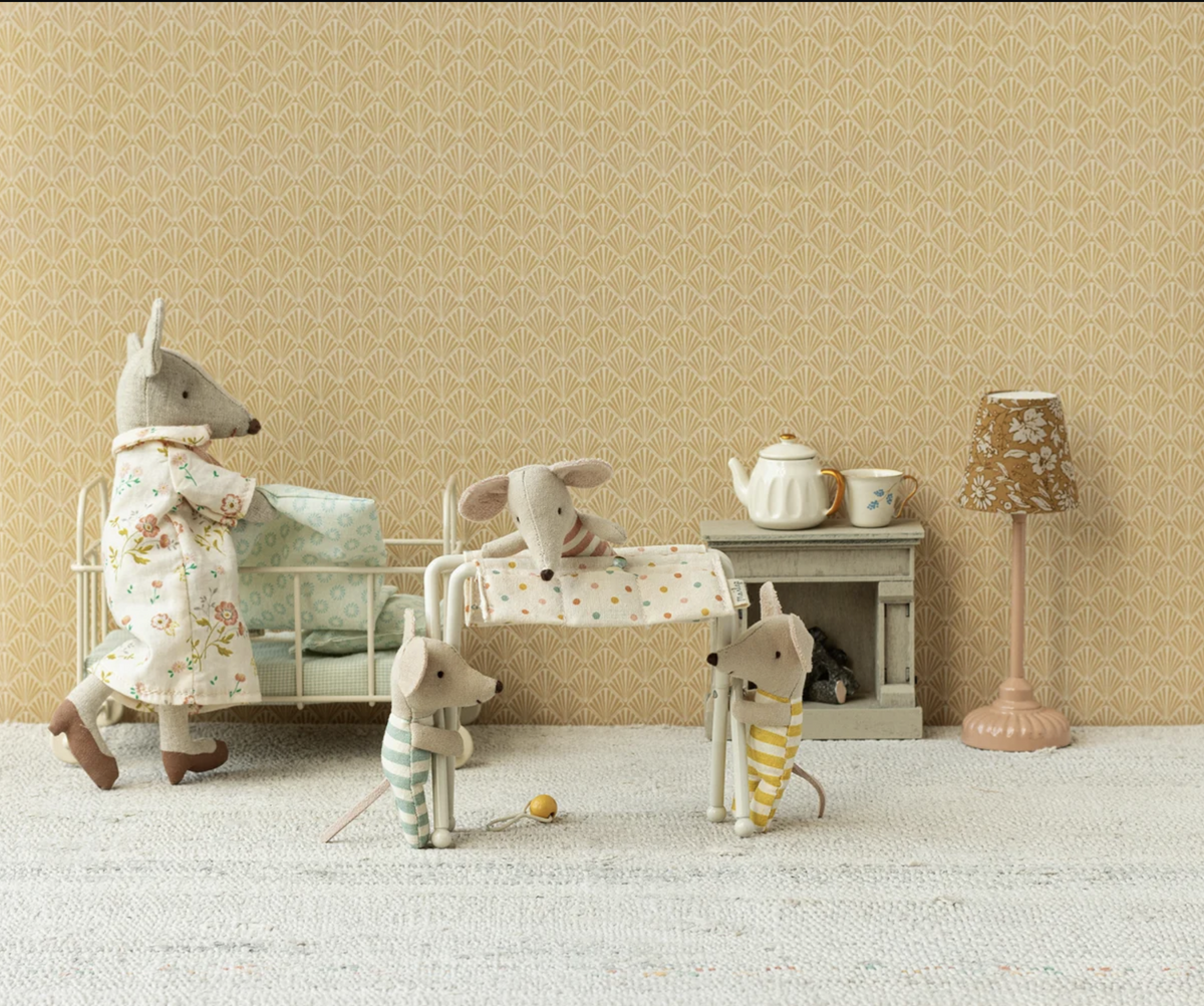 Maileg Nursery table, Baby mouse - Off White
