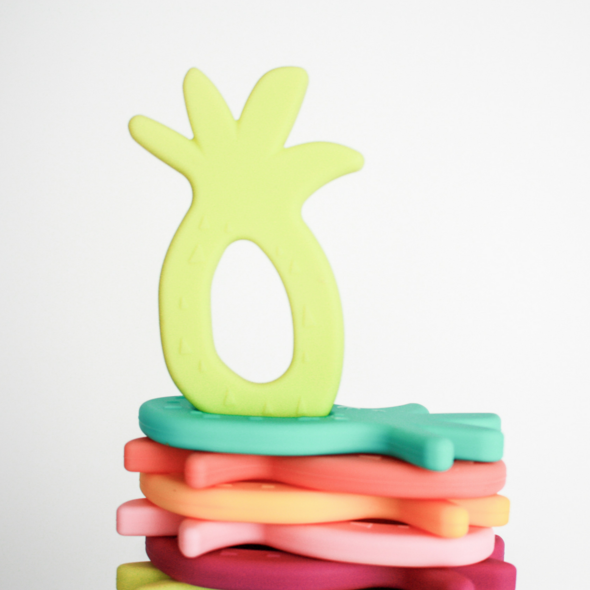 PINEAPPLE TEETHING TOY