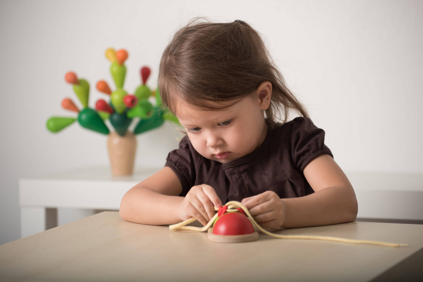 PlanToys Tie-up Shoe