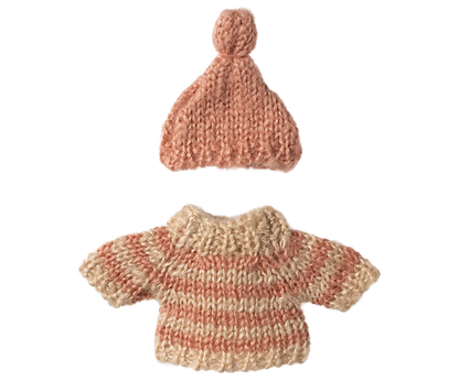 Knitted sweater and hat, Big Sister mouse