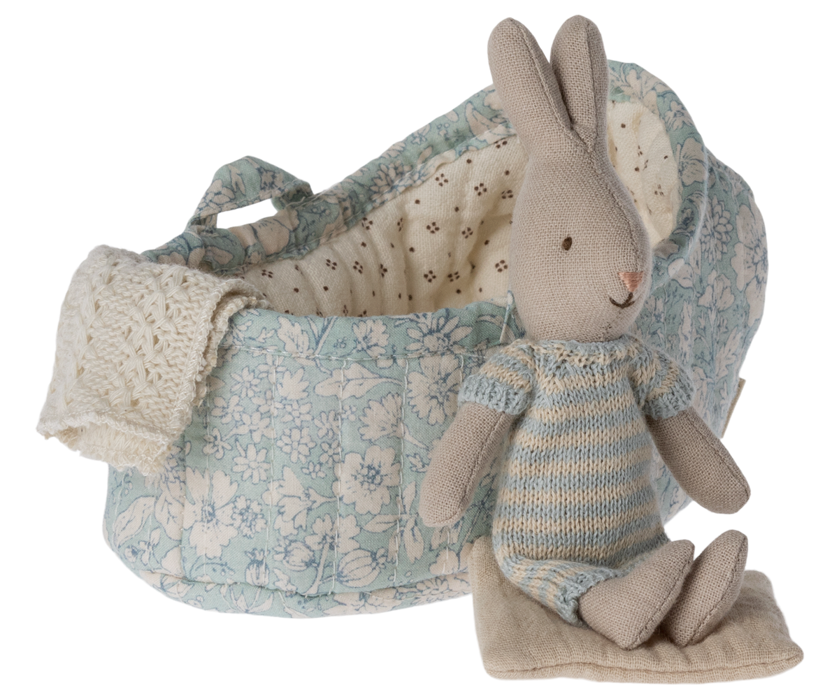 Rabbit in Carry Cot, Micro