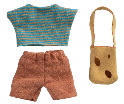 Clothes and bag, Little brother mouse