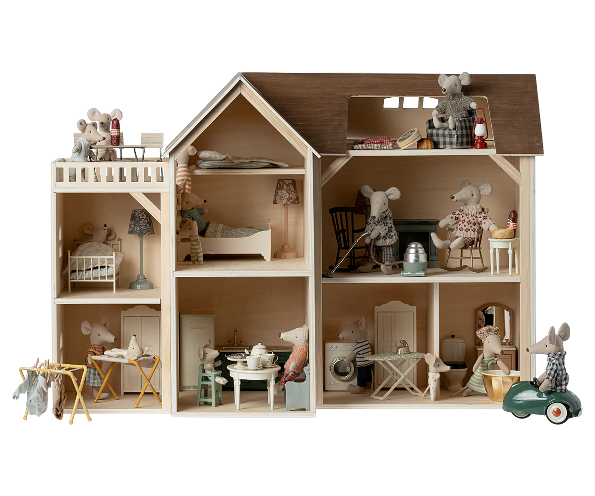 Mouse hole farmhouse