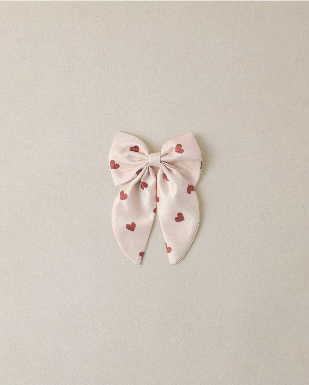 Everly Bow/Red Hearts