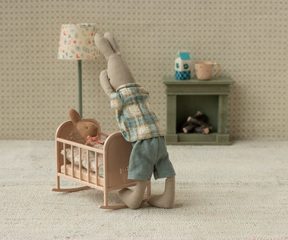 Rabbit size 1, Classic- Shirt and shorts