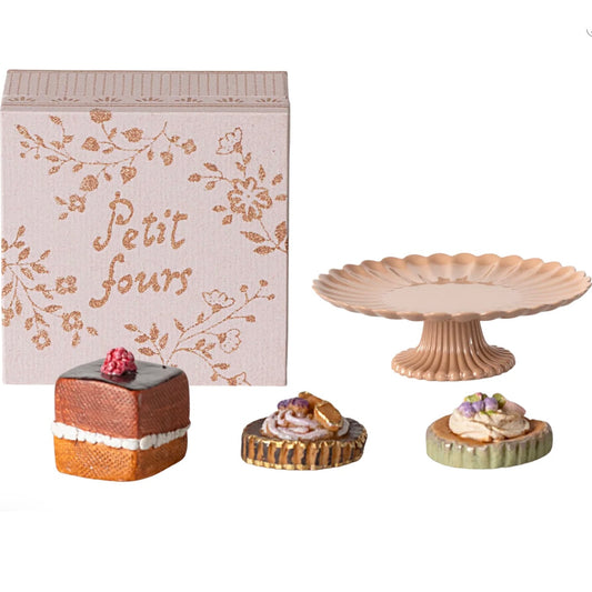 Cakes and cakestand, Mini