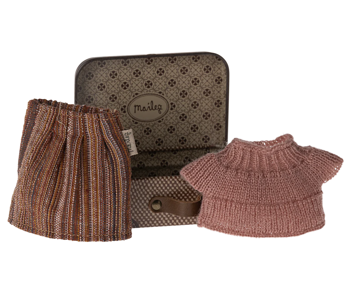 Knitted Blouse & Skirt in Suitcase, Mouse - Grandma