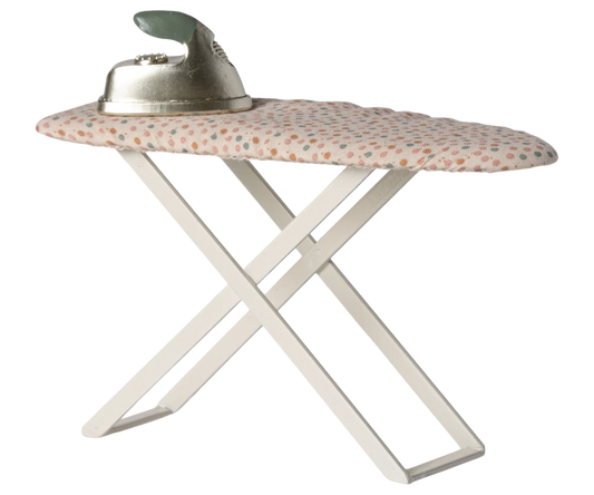 Iron and ironing board Mouse