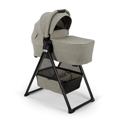 SWIV™ & TRIV™ series bassinet + stand