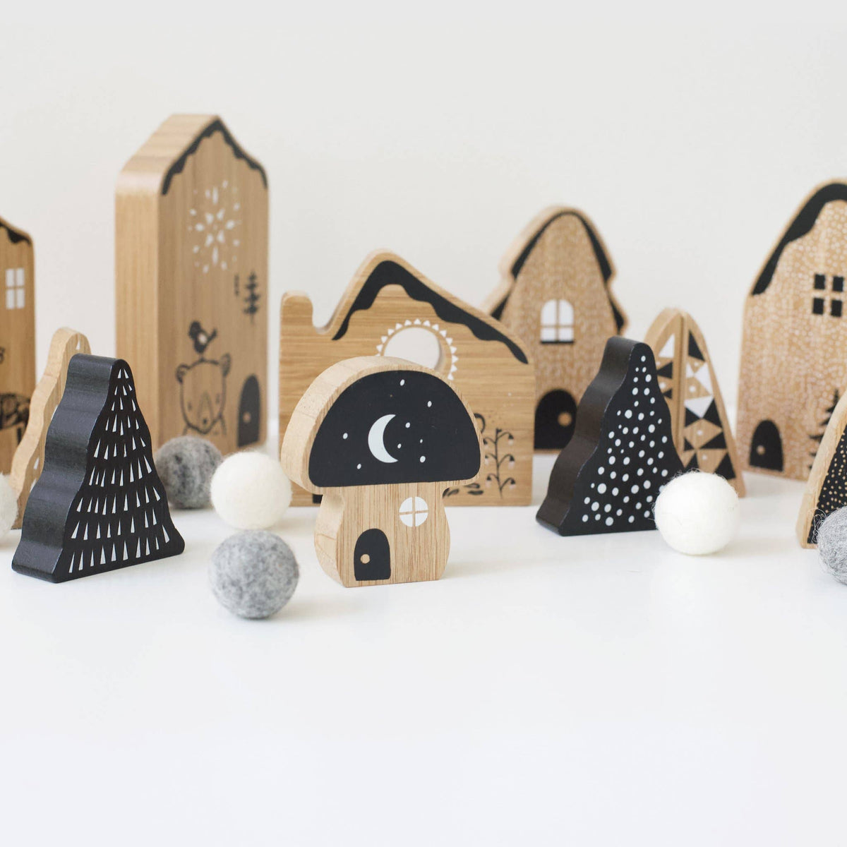 Woodland Village - Wooden Fantasy House Blocks Set