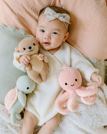 Cuddle & Kind Baby sea turtle (powder pink)