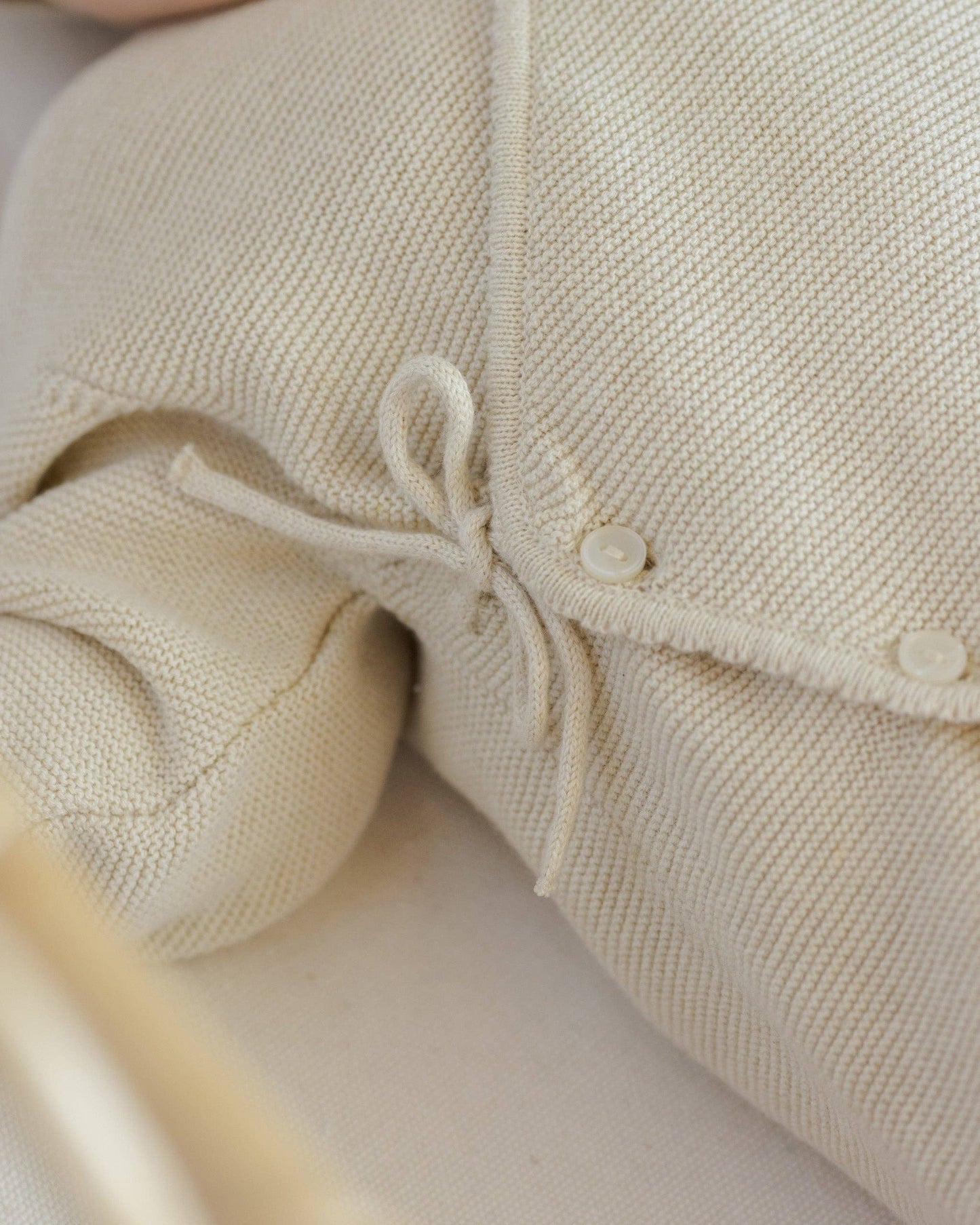 Quincy Mae Wrap Knit Footie || Heathered Natural