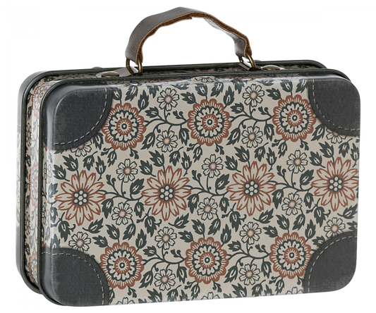 Small suitcase, Asta